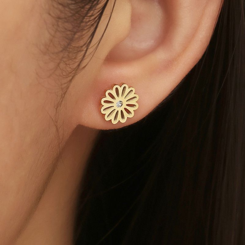 Snowflake Titanium Zirconia 18k Gold Plated Stud Earrings | EaseWholesale 1 Snowflake Titanium Zirconia 18k Gold Plated Stud Earrings | EaseWholesale 1