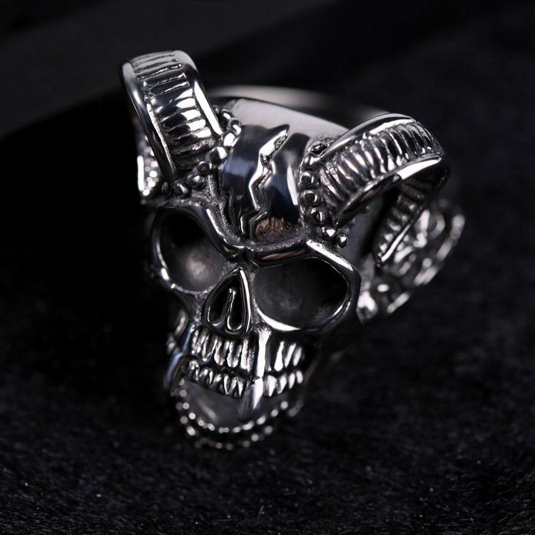 Retro Hip Hop Ram's Horn Titanium Bully Skull Men's Rings | EaseWholesale 1 Retro Hip Hop Ram's Horn Titanium Bully Skull Men's Rings | EaseWholesale 1