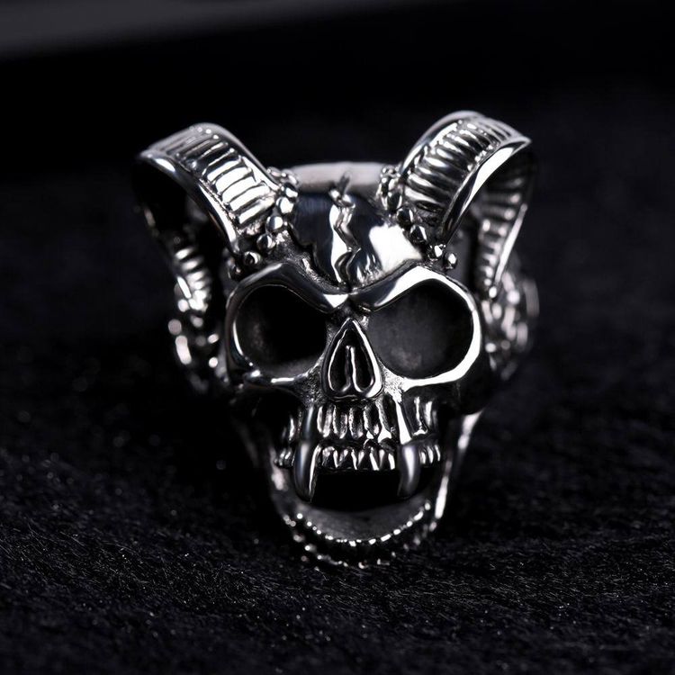 Retro Hip Hop Ram's Horn Titanium Bully Skull Men's Rings | EaseWholesale 2 Retro Hip Hop Ram's Horn Titanium Bully Skull Men's Rings | EaseWholesale 2