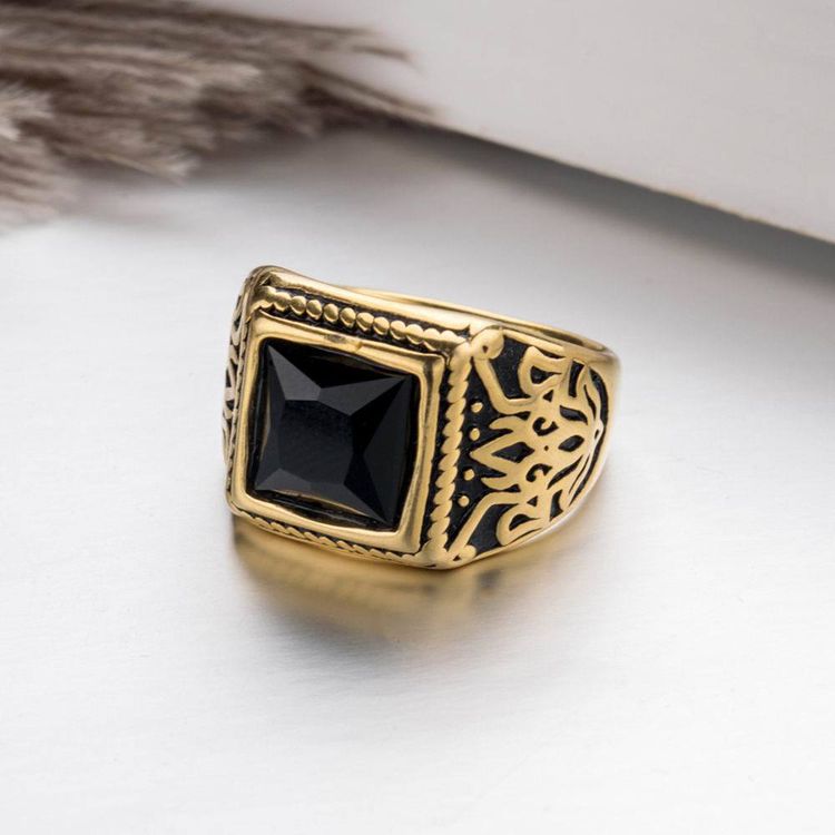 Noble Fashion Black Gemstone Men's Gold Titanium Steel Ring | EaseWholesale