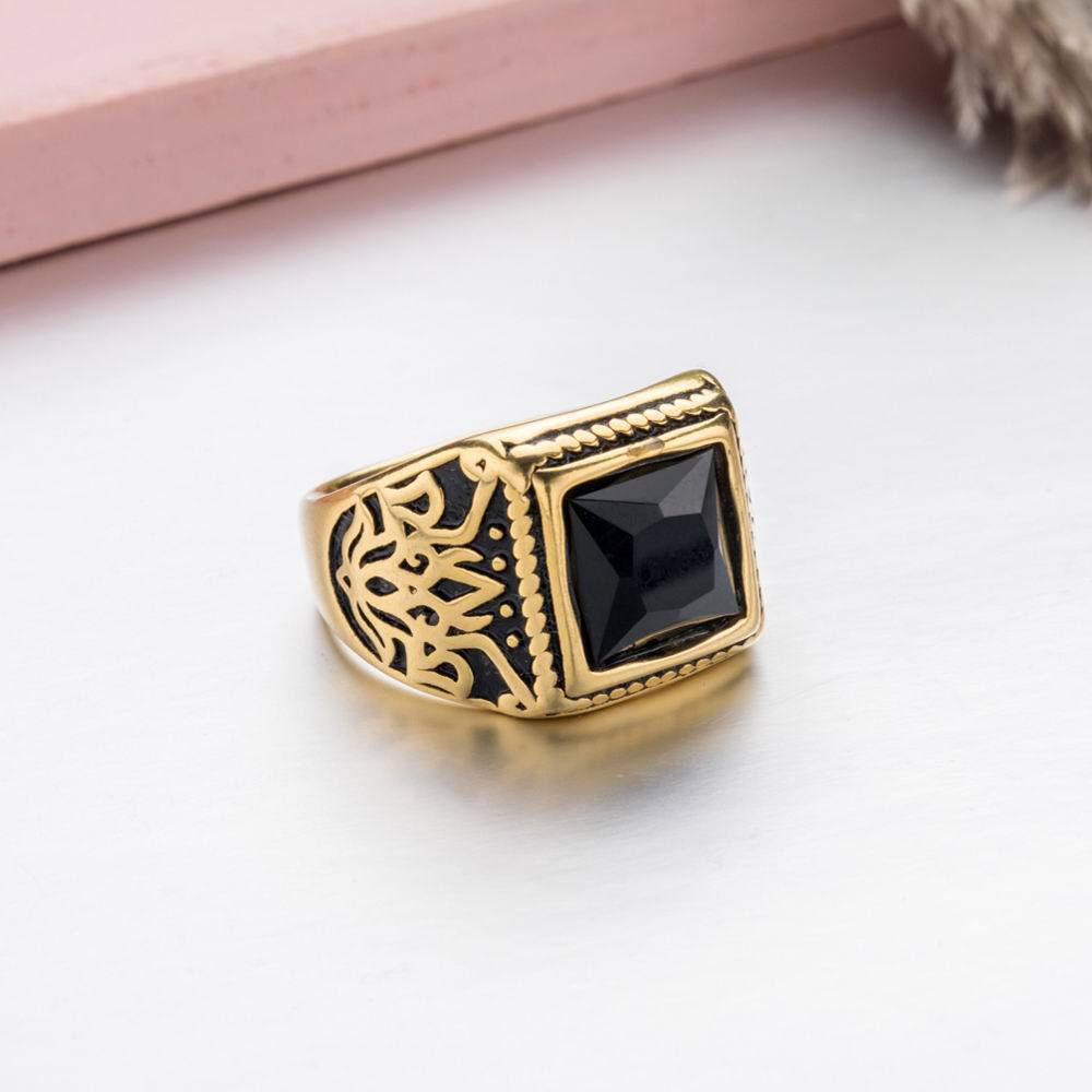 Noble Fashion Black Gemstone Men's Gold Titanium Steel Ring | EaseWholesale 2
