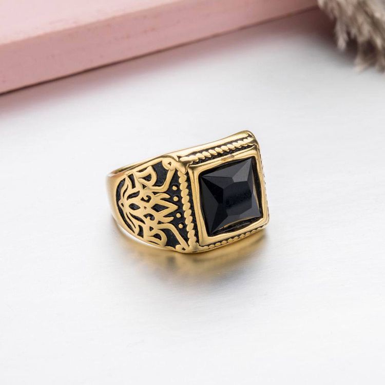 Noble Fashion Black Gemstone Men's Gold Titanium Steel Ring | EaseWholesale 2