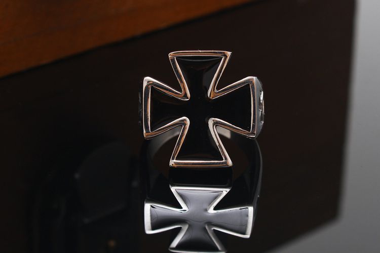 Vintage Titanium Steel Men's Ring Exaggerated Drip Ring | EaseWholesale 2 Vintage Titanium Steel Men's Ring Exaggerated Drip Ring | EaseWholesale 2