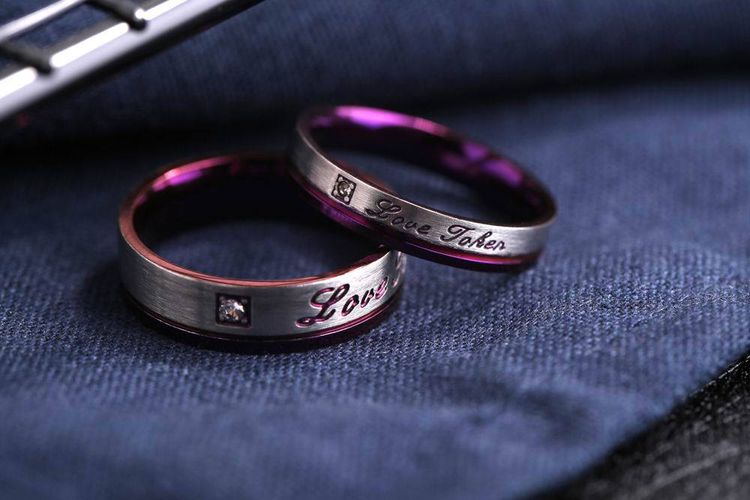 New Europe and the US fashion stainless steel purple couple's rings | EaseWholesale