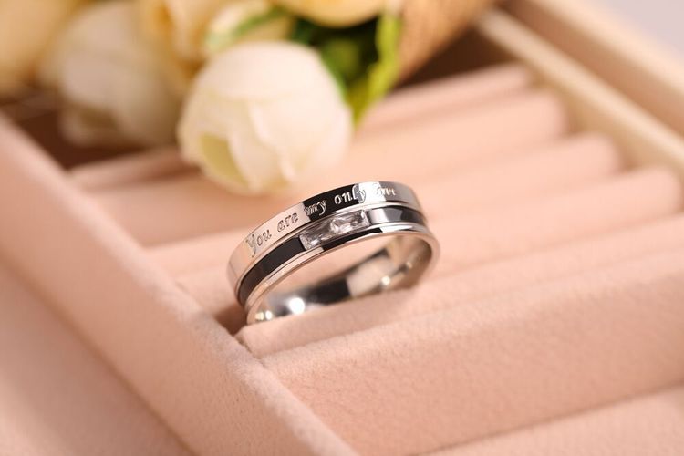Wholesale Korean fashion temperament titanium Stainless steel couple ring with diamond personalized hipster jewelry | EaseWholesale