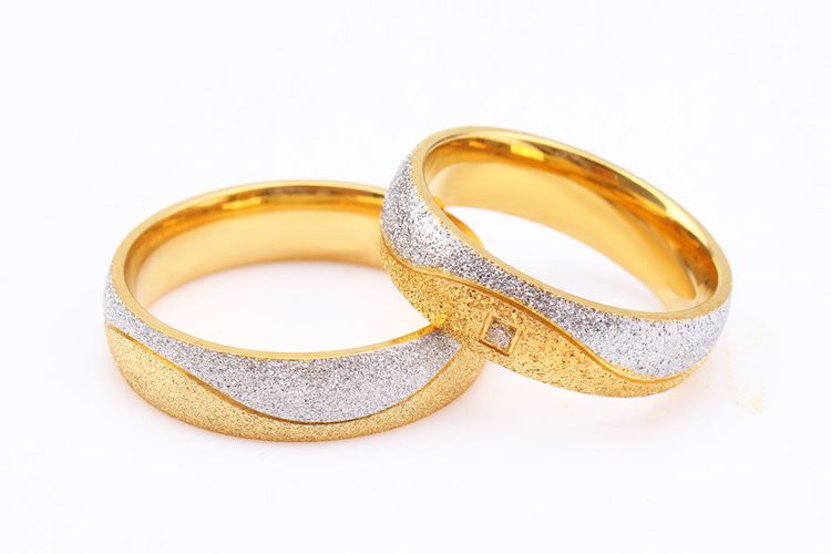 Hot wholesale fashion creative ring hand jewelry stainless steel between gold couple ring | EaseWholesale 4