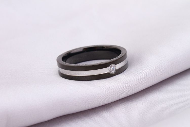 Hundred fashion diamonds black gold titanium steel men's and women's rings | EaseWholesale 2 Hundred fashion diamonds black gold titanium steel men's and women's rings | EaseWholesale 2