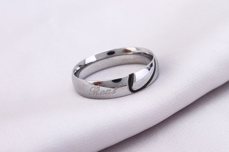 Titanium Stainless Steel Black Gold Wholesale Love Heart Couple Rings Fashion Creative | EaseWholesale 3