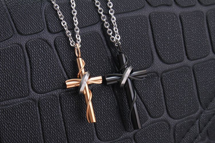Creative Vintage Cross Pendant Stainless Steel Couple Necklace | EaseWholesale 1 Creative Vintage Cross Pendant Stainless Steel Couple Necklace | EaseWholesale 1