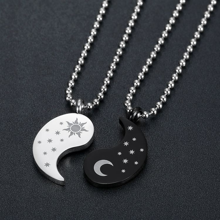 New hip-hop sun and moon gossip titanium stainless steel couple pendant necklace | EaseWholesale 2 New hip-hop sun and moon gossip titanium stainless steel couple pendant necklace | EaseWholesale 2