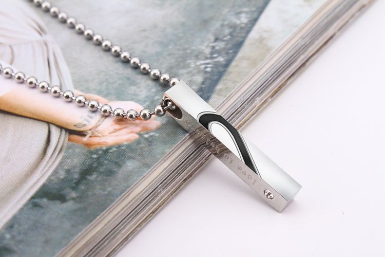 Fashion Wholesale Stainless Steel Couple Necklace with Heart Pendant | EaseWholesale 3 Fashion Wholesale Stainless Steel Couple Necklace with Heart Pendant | EaseWholesale 3